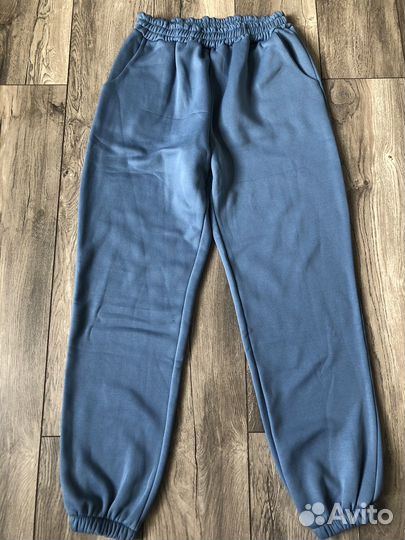 Спортивный костюм женский