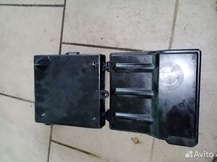 Крышка блока предохранителей Audi Q5