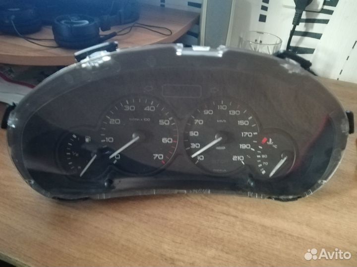 Панель (щиток) приборов