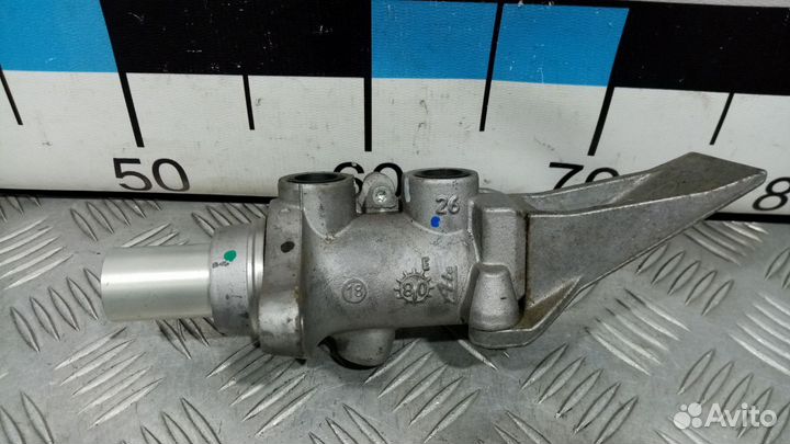Б/У Цилиндр тормозной главный