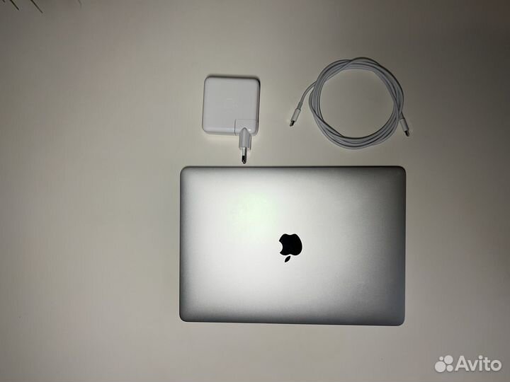 Macbook Pro 13 (2017), 256 Гб, Core i5, 3,1Ггц,650