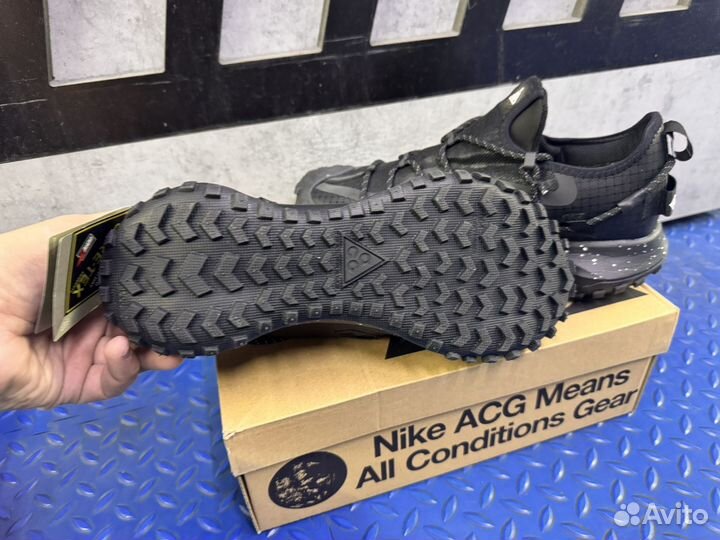 Nike acg mountain fly gore tex