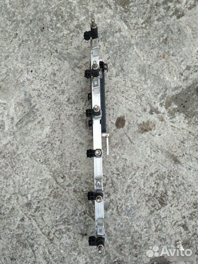 Топливная рампа с форсунками Bmw E60 N52B25