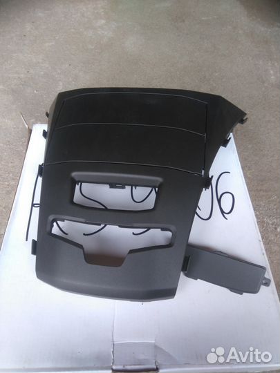 Декоративная рамка на SsangYong Actyon, 2014 год