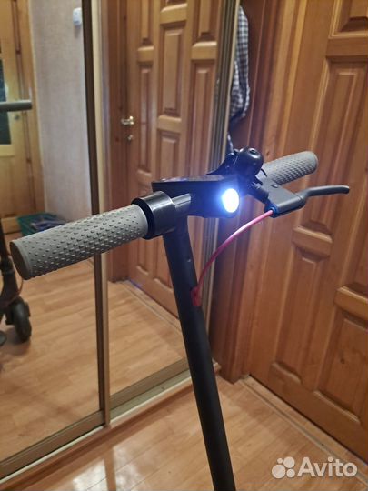 Продаю электросамокат Xiaomi