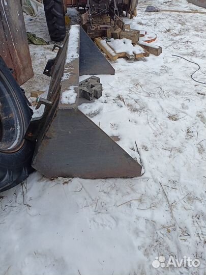 Ковш на погрущик