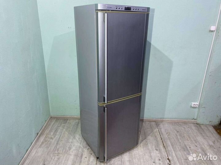 Холодильник Samsung