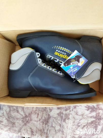 Лыжные ботинки классические