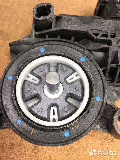 Стеклоподъемник задний правый Volkswagen Polo 6C1