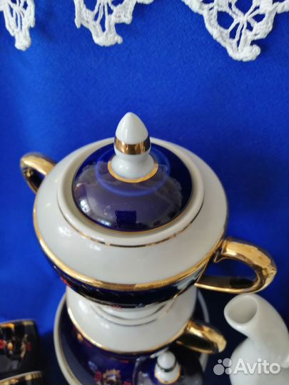 Чайный сервиз и Чайник