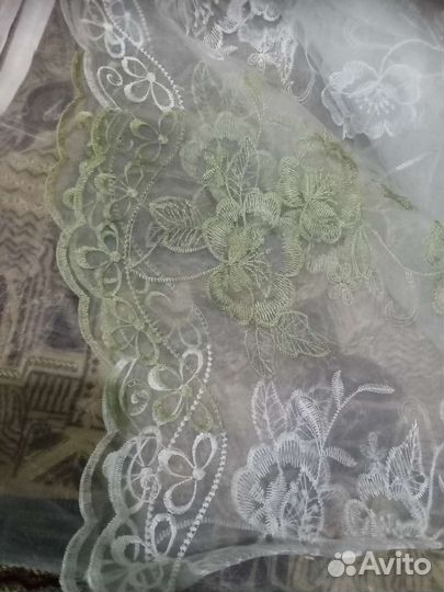 Шторы тюль. Обои. Потолочная плитка