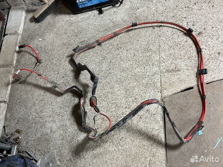 Плюсовой провод bmw f20