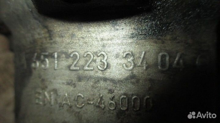 Кронштейн двигателя правый Mercedes-Benz E W212