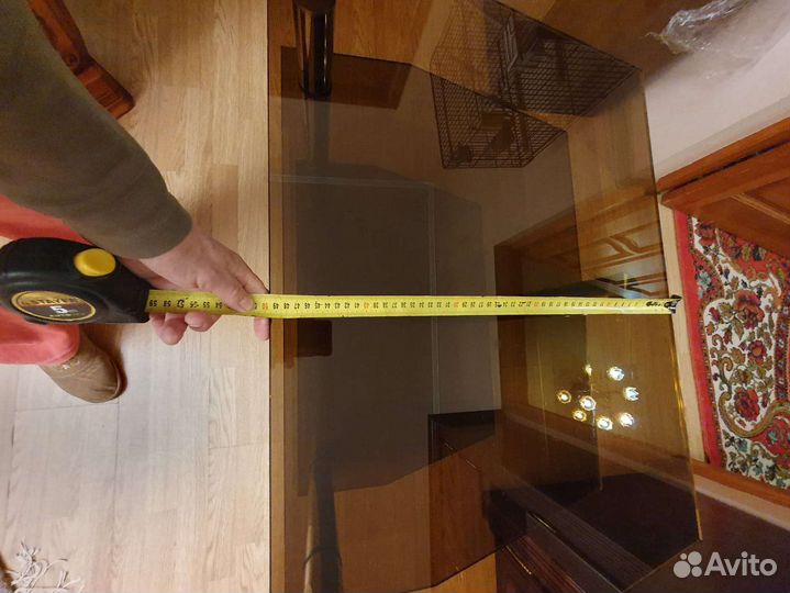 Стеклянная тумба под тв