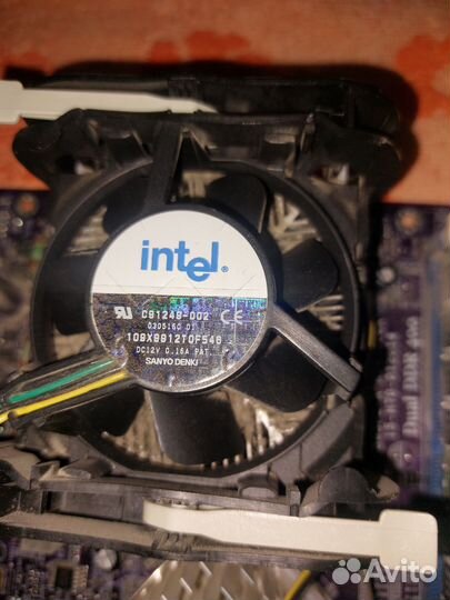 Материнская плата с процессором и памятью старая