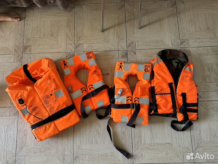 Спасательные жилеты