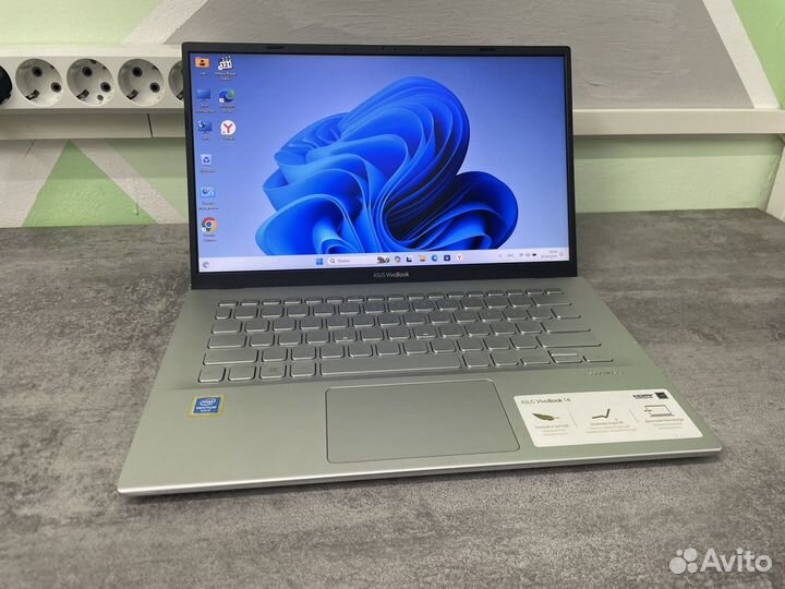 Asus vivobook 14