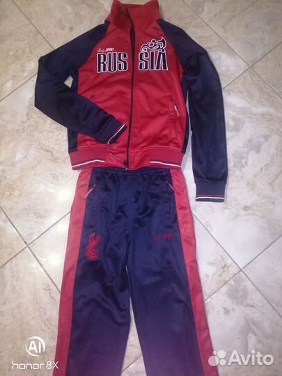 Спортивный костюм