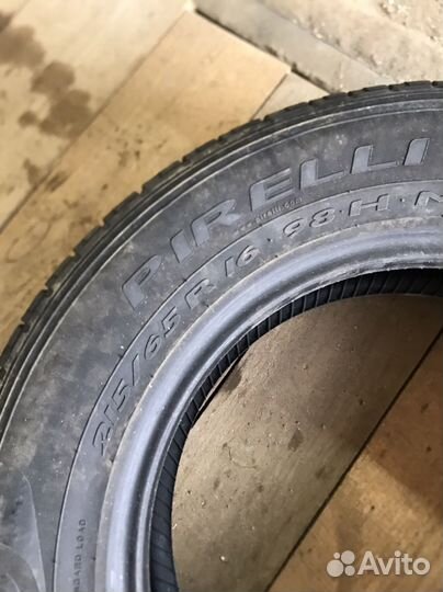 Pirelli Scorpion STR 215/65 R16
