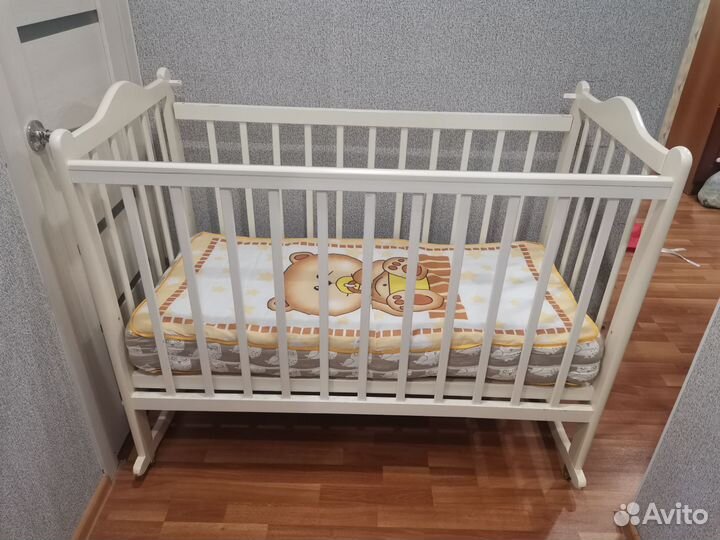 Детская кроватка