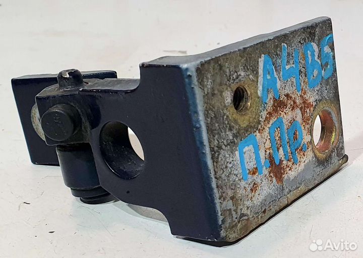 Петля двери передней правой Audi A4 B5