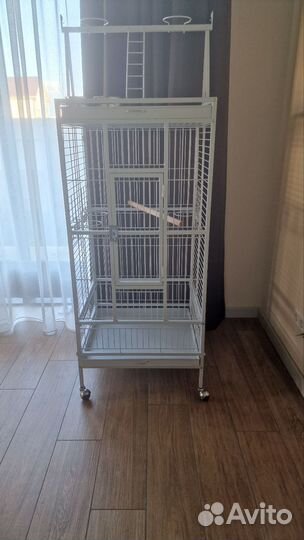 Клетка для крупного попугая