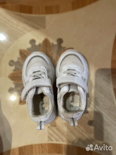 Кроссовки детские 22 размер
