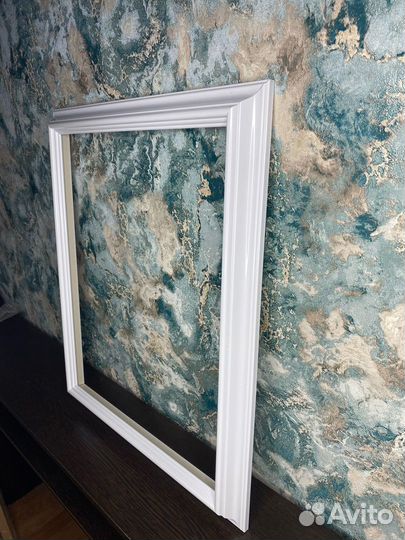 Багетная рама для картин Белая с узорами 20х30