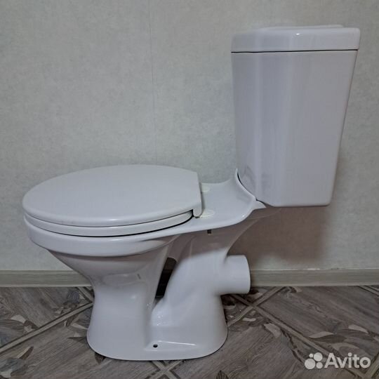 Унитаз с бачком