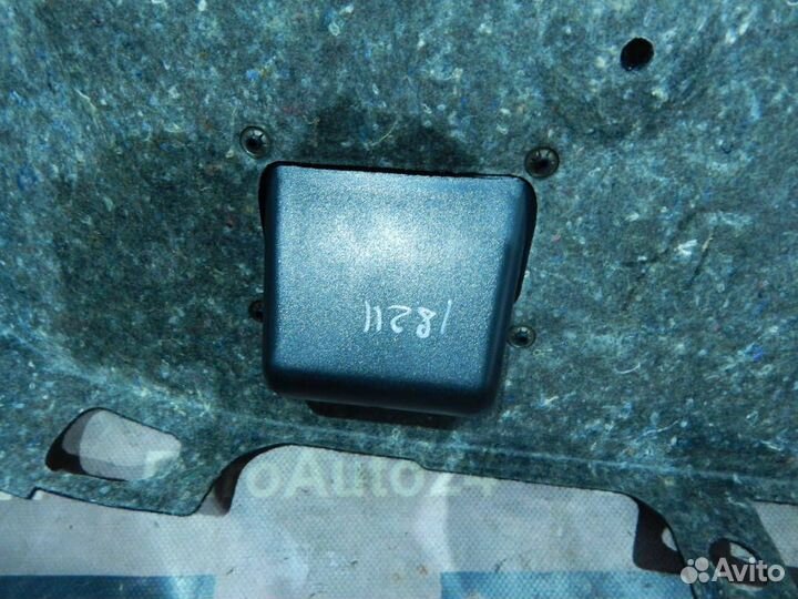 Обшивка крышки багажника A2116901841 Mercedes-Benz