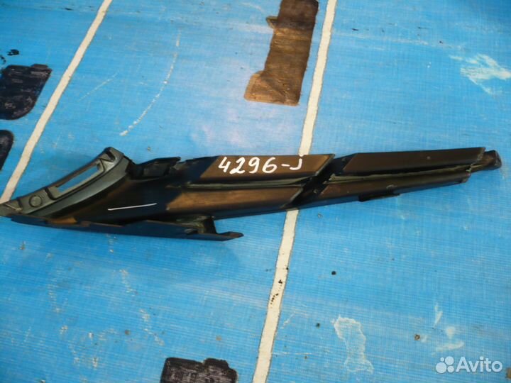 Lexus RX 4 Решетка бампера правая б/у.оригинал