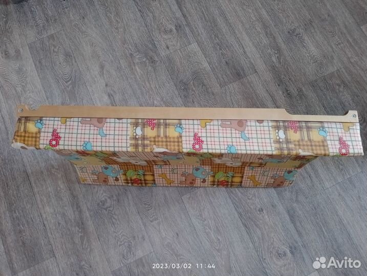 Пеленальная доска на кроватку