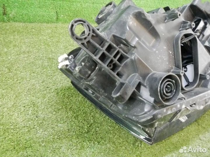 Фара левая Skoda Rapid