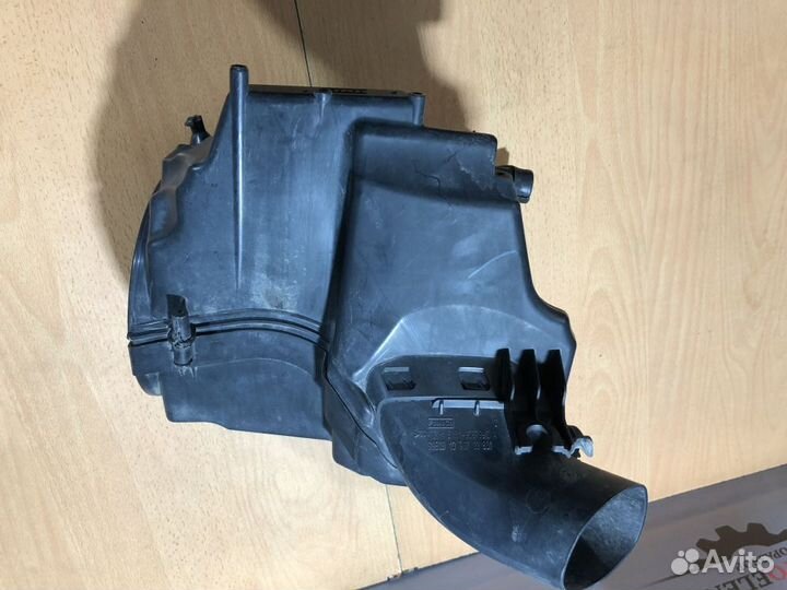 Корпус воздушного фильтра Ford Focus