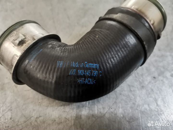 Патрубок интеркулера VW Touran, Golf 1K0145790C