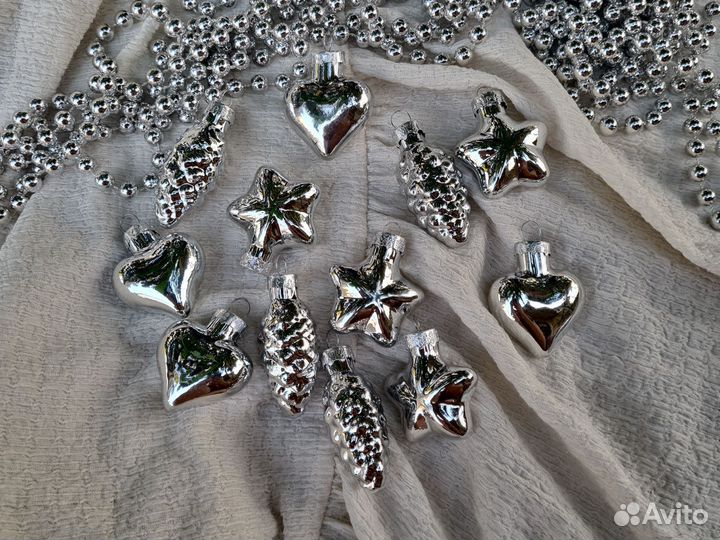 Елочные игрушки серебряные стекло и пластик