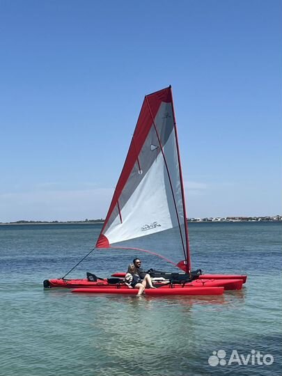 Парусный тримаран