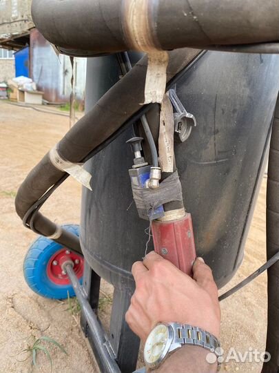 Пескоструйный напорный аппарат