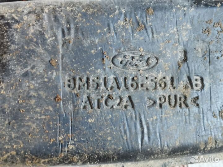 Пыльник правого крыла Ford Focus 3