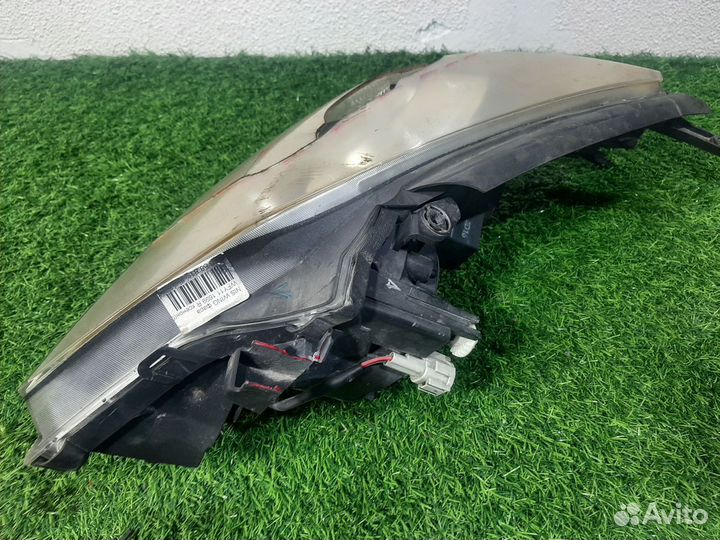 Фара левая на Nissan Wingroad Y11
