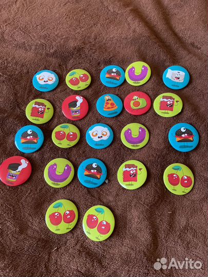 Значки 22 штуки