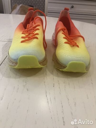 Кроссовки для девочки