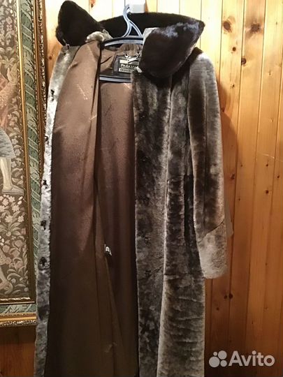 Шуба мутоновая с капюшоном