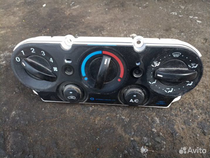 Блок управления климатической установкой Ford