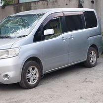 Nissan Serena 2.0 CVT, 2006, 300 000 км, с пробегом, цена 720 000 руб.