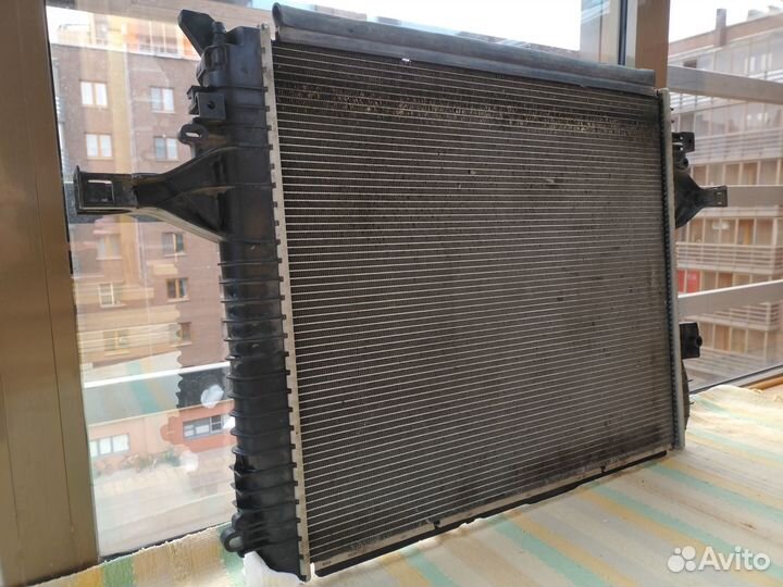 Радиатор охлаждения двигателя 31293550