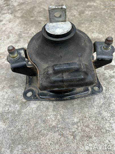 Подушка двигателя задняя Honda Accord 7