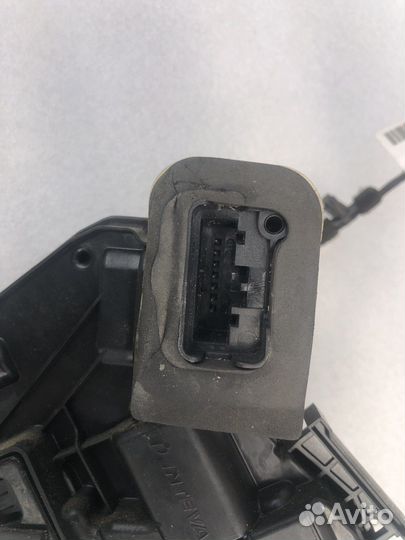 Замок передний левый Фольксваген Джетта 6