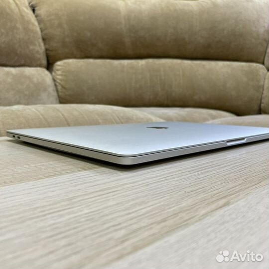 MacBook Pro 15 2016 TouchBar i7/16/512 Идеал