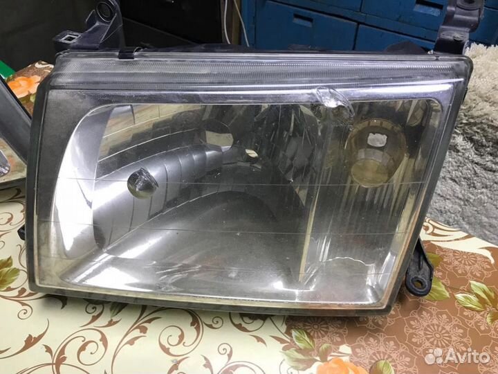 Фара на Toyota Land Cruiser 100